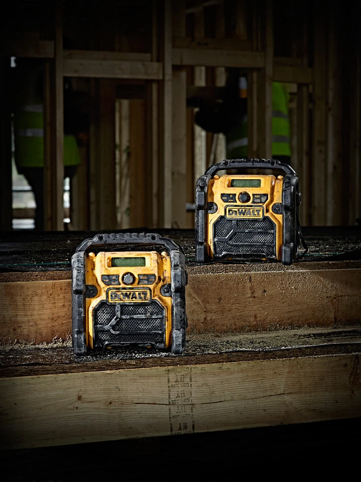 DEWALT Radio DCR020 mit DAB+ 10,8 - 18 V Akku-/Netz Radio mit Antenne, AUX, USB - Bild 2 von 2