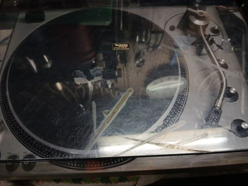 Technics SL-1300 Turntable