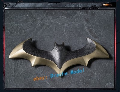 Tongshifu DC Batman Batarang Dekorationsmodell reinem Kupfer für Schreibtisch