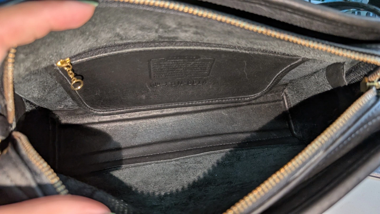 Borsa a tracolla Coach 2000 Sutton in pelle nera con zip 3 tasche