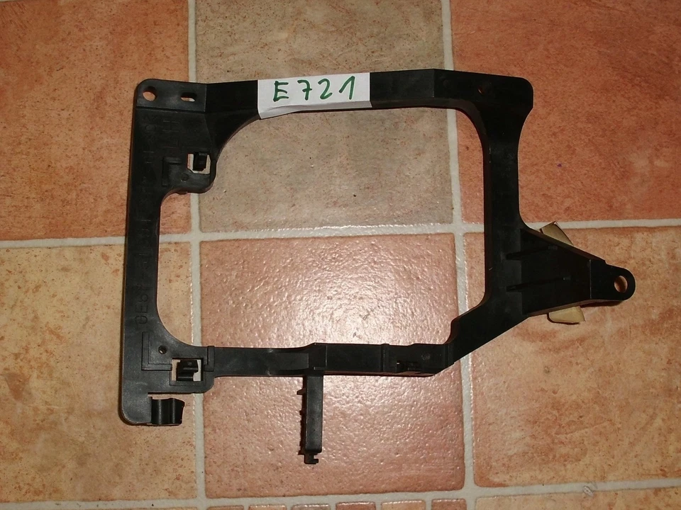 Träger Nebelscheinwerfer links in der Stoßstange Mazda 626 GF GW GE6P-51-694 - Bild 1 von 1