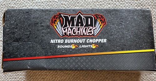 mad machines nitro burnout chopper sonidos luces color amarillo 12 pulgadas largo - Imagen 4 de 5