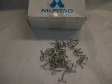 NEW 50 count O. Mustad & Son # 35504 Treble Hook 3X Tinned Size 4 Made in Norway