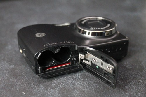 GE C1433W 14.1MP Compact Digital Camera - Black - Picture 8 of 9
