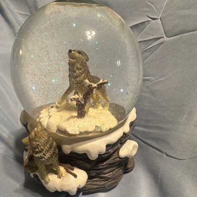 Cadona Born Free Wolves Musical Glitter Snow Globe Waterball 1998 7in