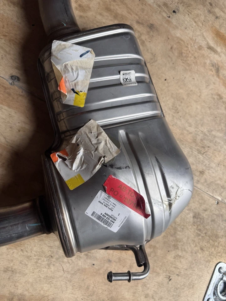 Silenciador de escape trasero original Audi A4 Avant S4 Quattro 8w20253409  Foto 2 de 4