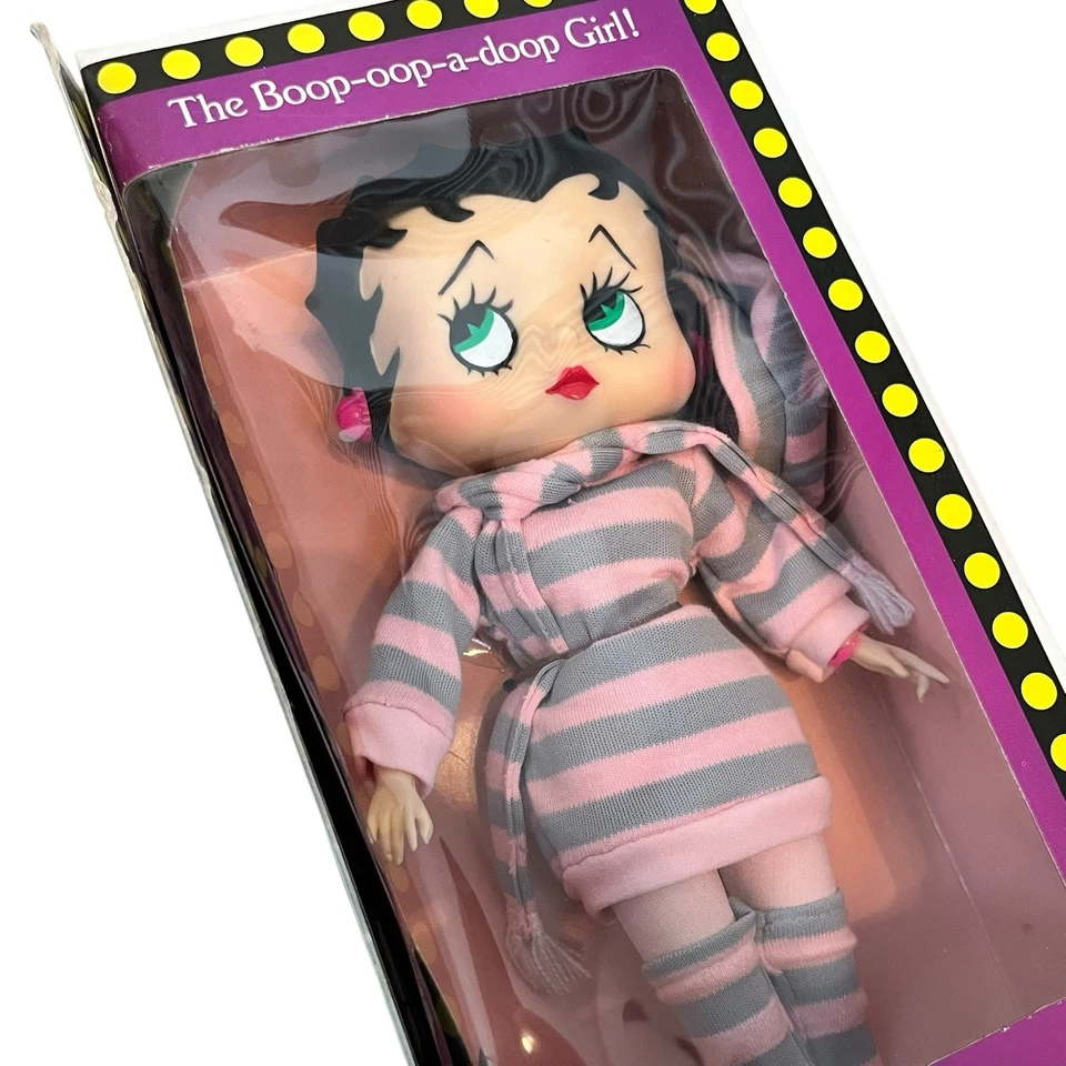 Betty Boop 12” Muñeca de Moda 1986 Marty Toys Invierno Lana Conjunto Muñeca está Como Nueva Foto 3 de 4