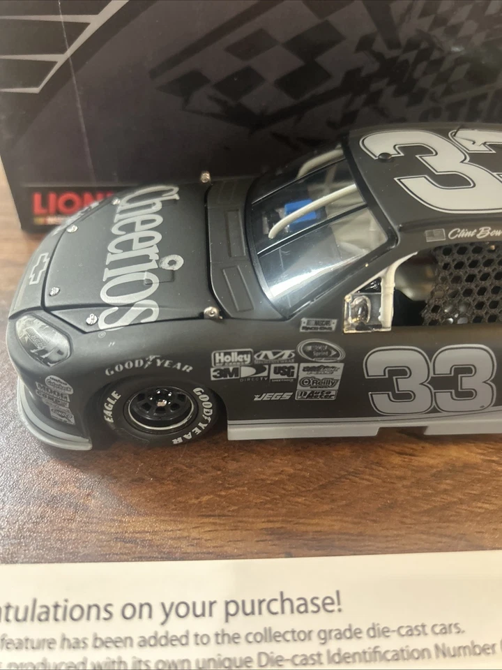Clint Bowyer #33 STEALTH FINISH CHEERIOS CHEVY 19 de 276 2011 Acción Raro Nascar Foto 4 de 4