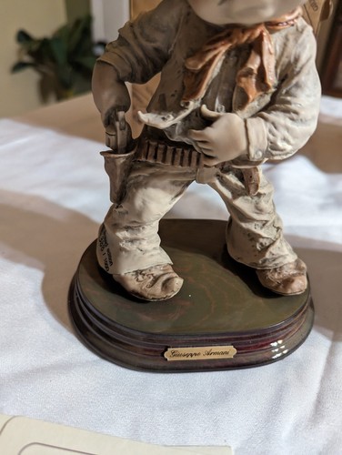 GIUSEPPE ARMANI SCULPTURE GULLIVER'S WORLD INDIAN GIRL and COWBOY 388/1000 Cert. - Picture 7 of 17