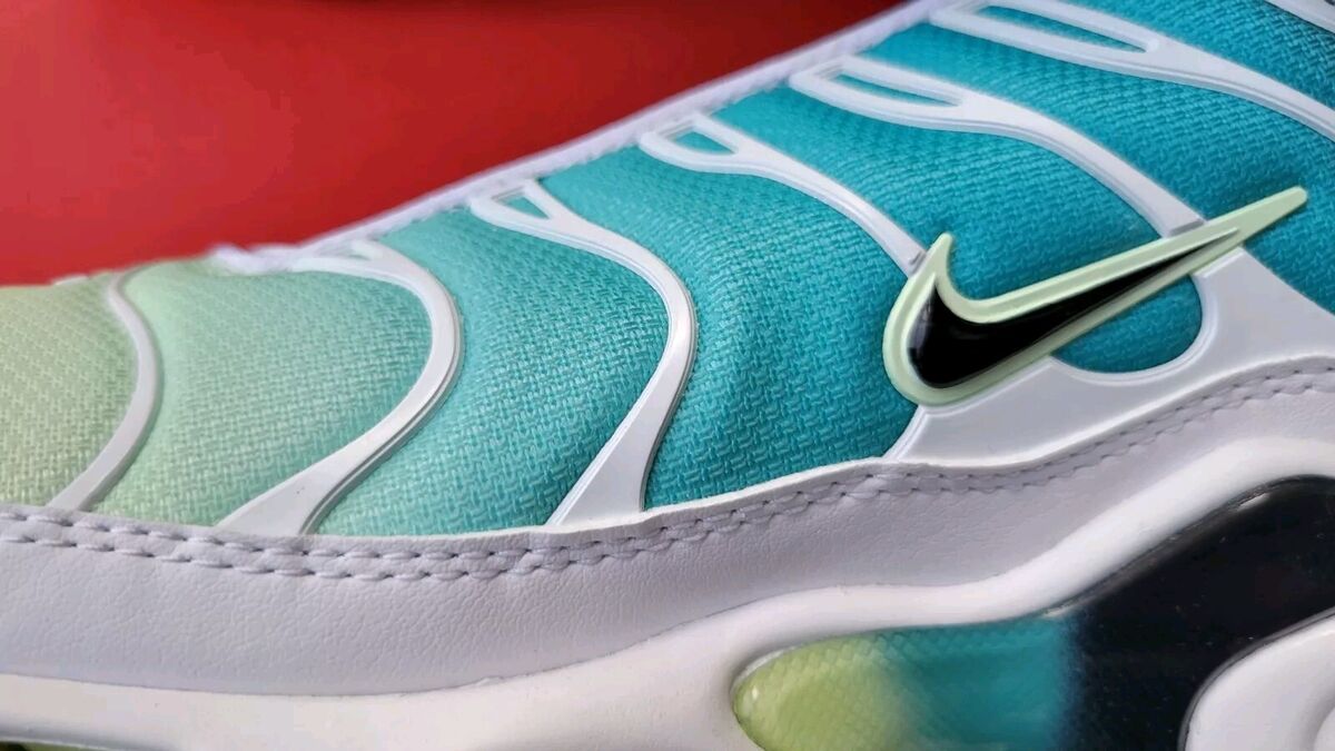 Nike WMNS Air Max Plus TN Tuned Air Dusty Cactus Barely Volt Nike WMNS Air Max Plus TN Tuned Air Dusty Cactus Barely Volt