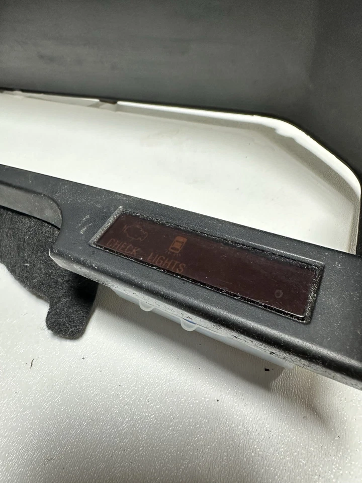 Toyota Cressida 1985 MX73 pieza de ajuste de bisel en racimo Foto 4 de 4