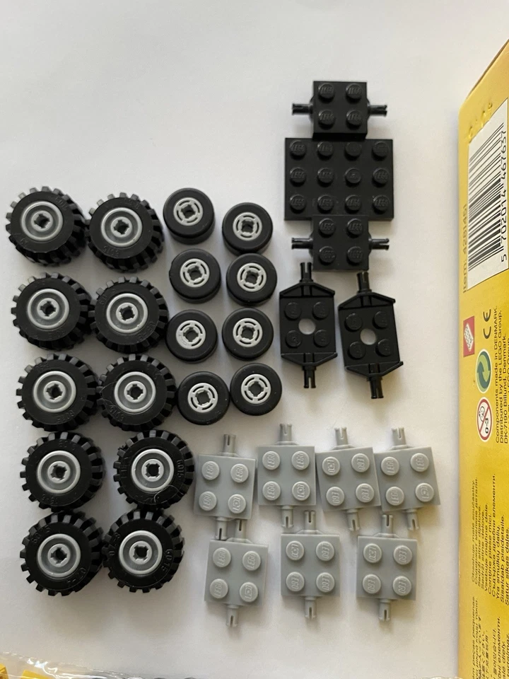 LEGO Creator 4891 Highway Haulers, photo 3 of 4