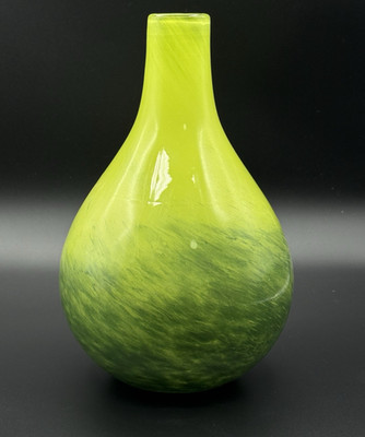 Vtg Vase MCM Green Lime Moss Art Glass Tear Drop Swirl Hand blown 10'' Flower Jar