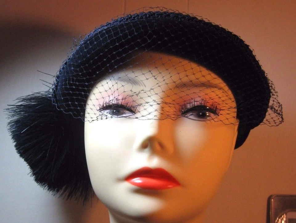 AURORE-Francia Años 40 Cloche-Azul Seda Lyon Terciopelo sobre Lana Fieltro Saks 5ta Avenida  Foto 2 de 4