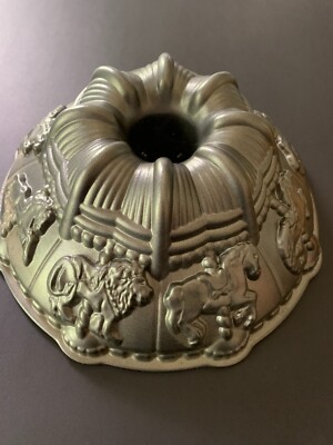 Nordic Ware Carousel Bundt Cake Pan 10 Cup Heavy Cast Aluminum Mold USA