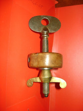 Outil ancien Valet d'établi ,Sculpteur sur bois ébéniste Forgé (XIXème )