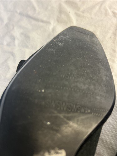 Stuart Weitzman Fairfield Black Perforated Suede Heels Gold Buckle Size 8.5 - Picture 7 of 8