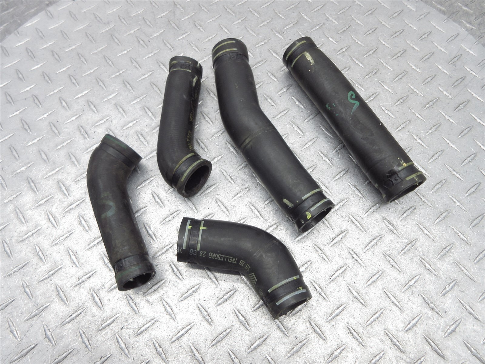 2008 Ferrari F430 Spider Radiator Cross Over Coolant Hose Line Pipe Tube Joint