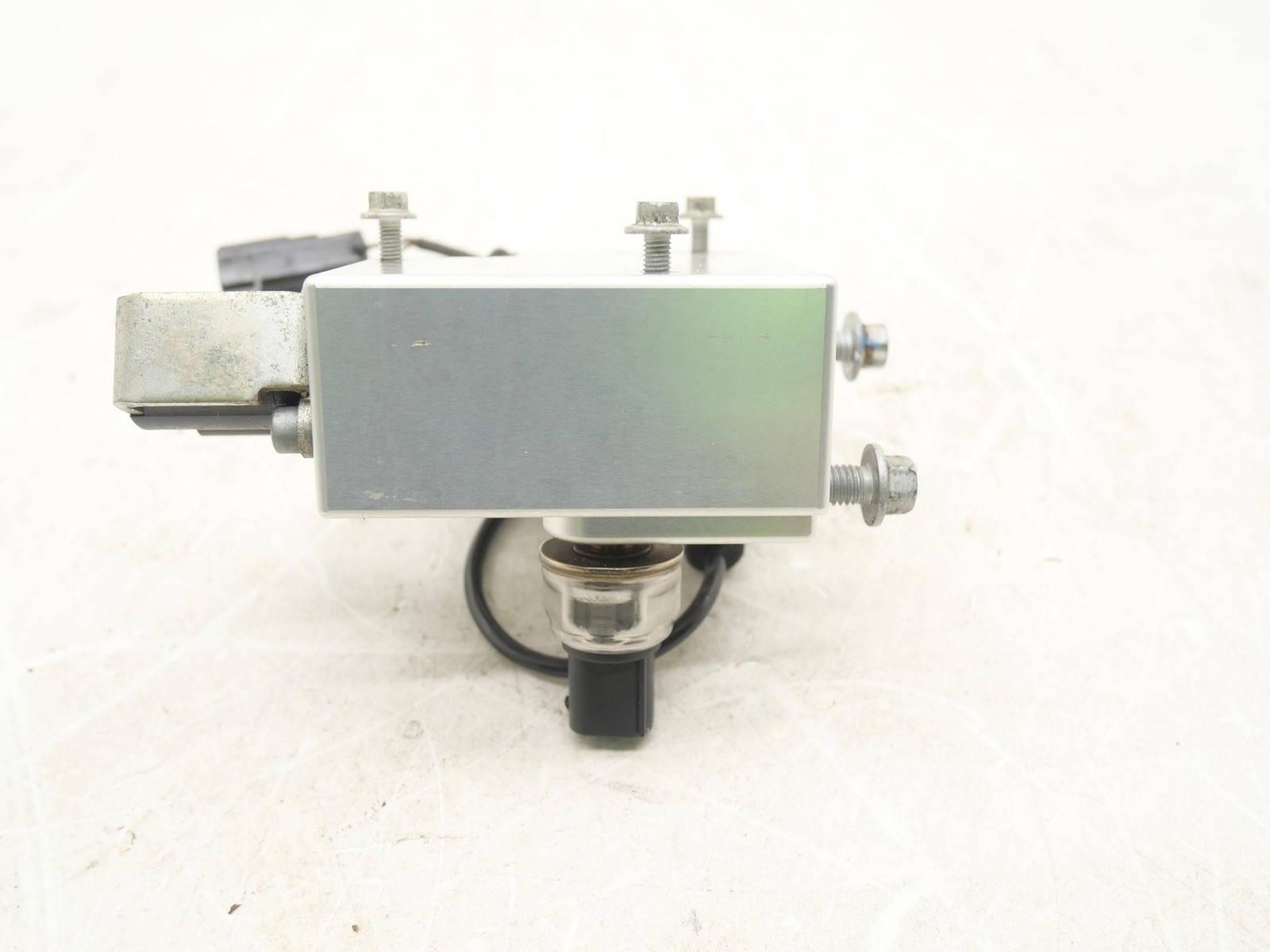 Used Hydraulic Suspension Pump Module Valve Block 2016-2021 McLaren 570S OEM