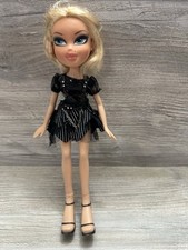 Muñeca Bratz MGA 2001 de colección - con traje, zapatos coleccionables