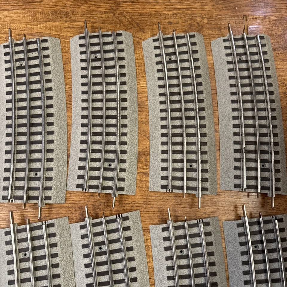 Lionel 6-12061 FasTrack O84 Curve Track Section 19 pieces in EUC - Image 3 of 4