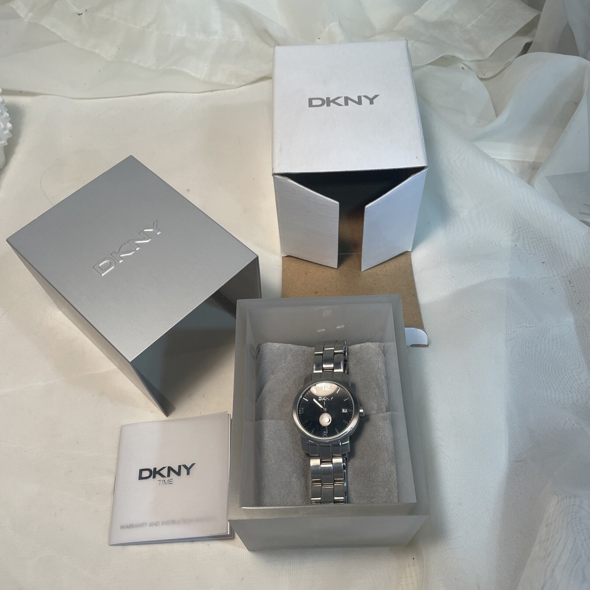 Vintage DKNY TIME Stainless Steel WOMEN display picture 2