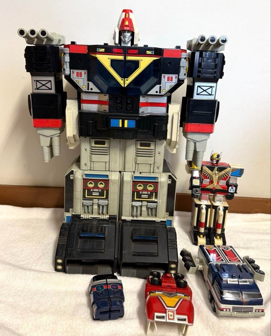 Chikyuu Sentai Fiveman Chogokin DX Giant Base Max Magma BANDAI