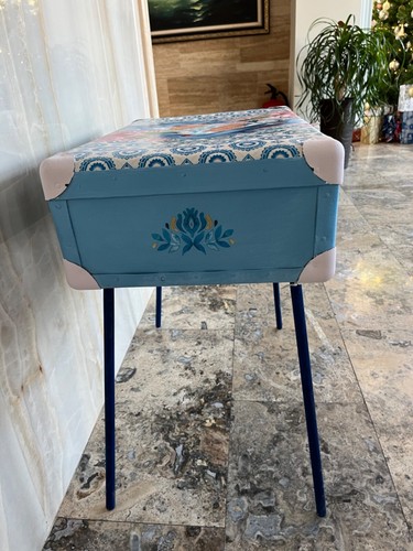 Upcycled vintage suitcase table , side table , coffe table , console table - Picture 3 of 6