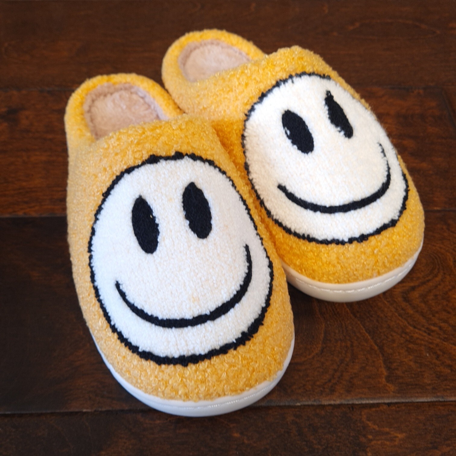 PANTOFOLA D’ORO Ciabatta Emoji Happy Face Regalo di Natale Donna US 6 Unisex e anche Adolescenti