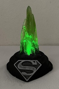 DC COMICS SUPERMAN KRYPTONITE CRYSTAL SHARD REPLICA ON DISPLAY RARE 6" X 5"