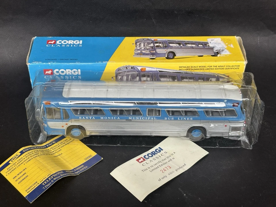 CORGI 54504 1:50 Santa Monica Fishbowl GM 5301 Bus RARE 5310 - Image 3 of 4