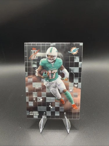 2025 Topps Signature Jaylen Waddle Base (RAW)