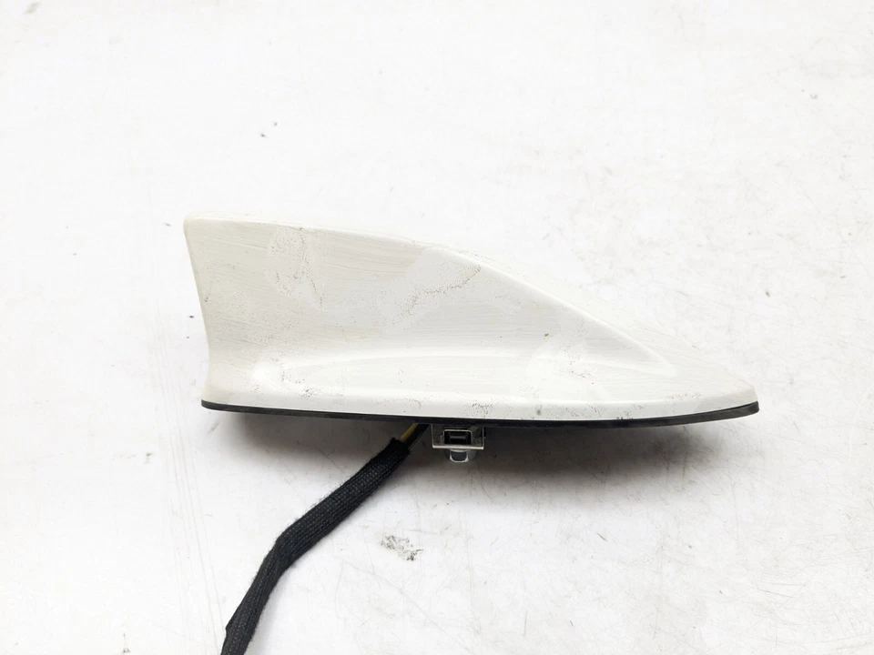 NISSAN QASHQAI J12 MK3 AERIAL ANTENNA ROOF SHARK FIN IN WHITE / 326 2022 - Image 4 of 4