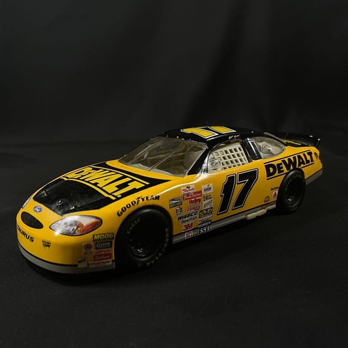 Matt Kenseth Dewalt Hot Wheels #17 1999 NASCAR Diecast 1/24 Stock Car - Picture 1 of 9