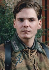 DANIEL BRÜHL signed Autogramm 20x30cm INGLOURIOUS BASTERDS in Person autograph