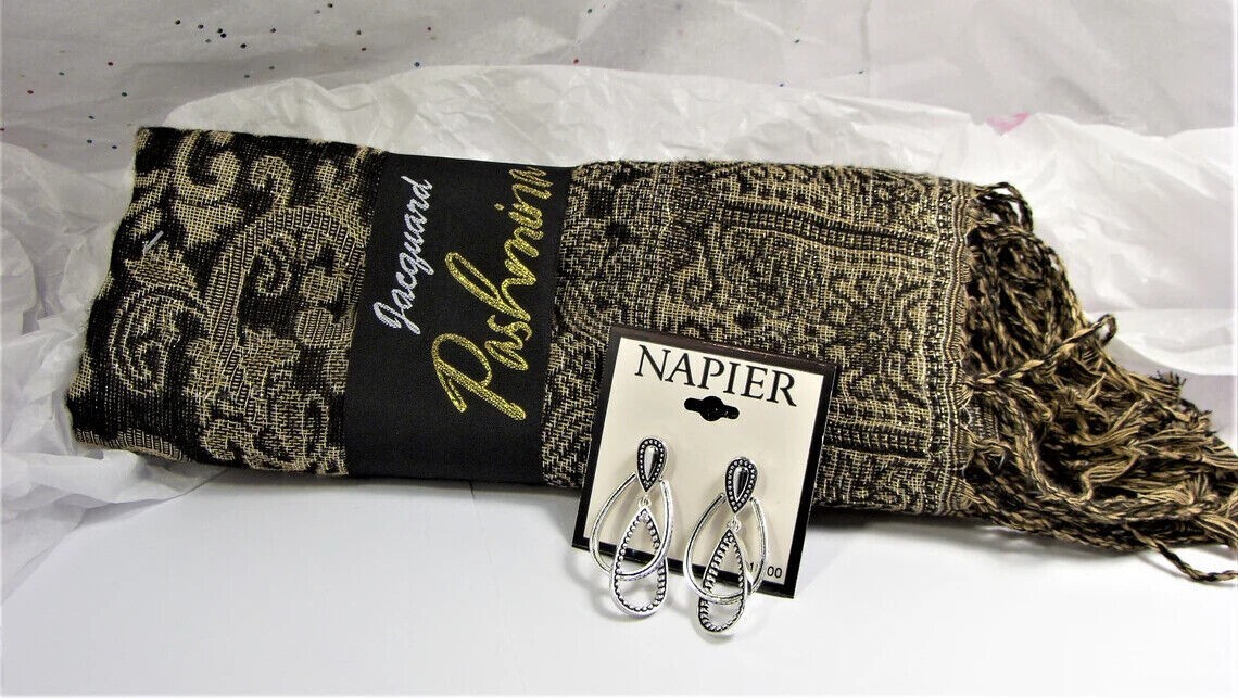 Bath and Body Works Dahlia Gift SetPashmina ScarfCandleSilver Napier