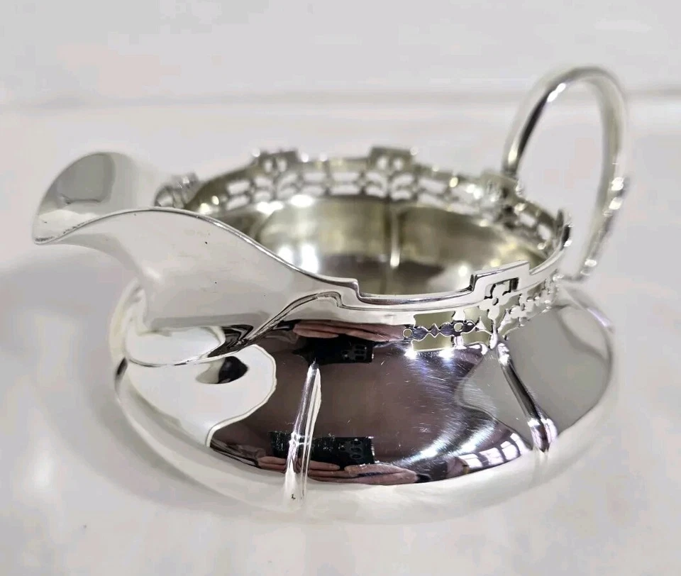 Antique George V sterling silver Cream Jug. Sheffield 1912. By Walker & Hall  - Image 4 of 4