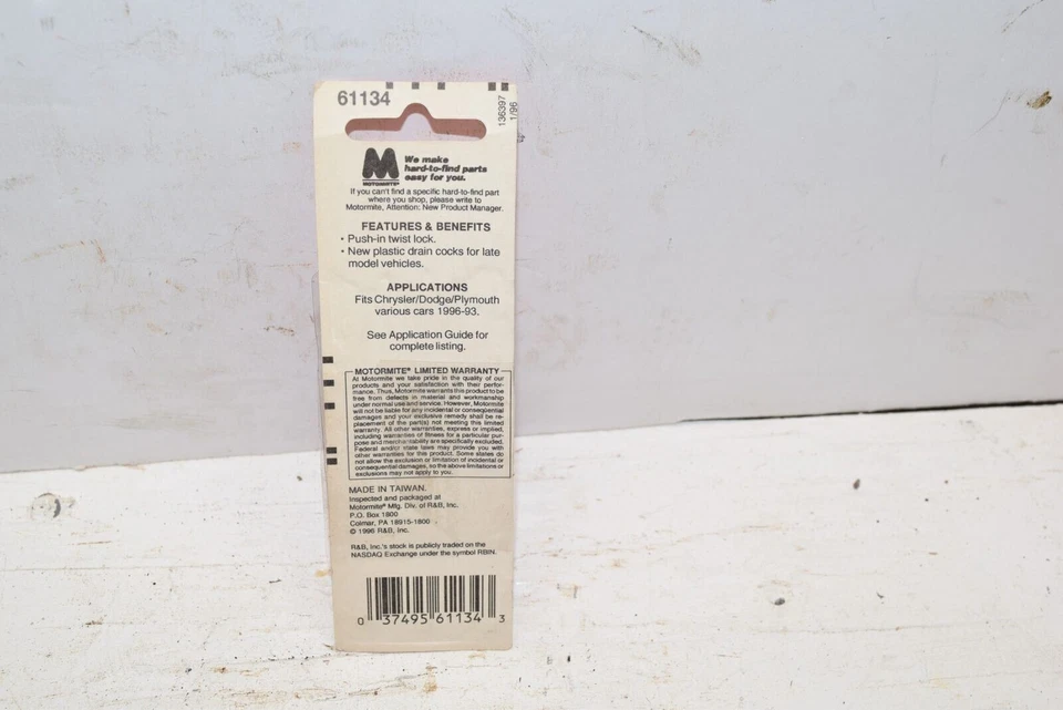 Radiador Drenaje Petcock Dorman 61134 - Se adapta a Chrysler - B9-81 Foto 2 de 2