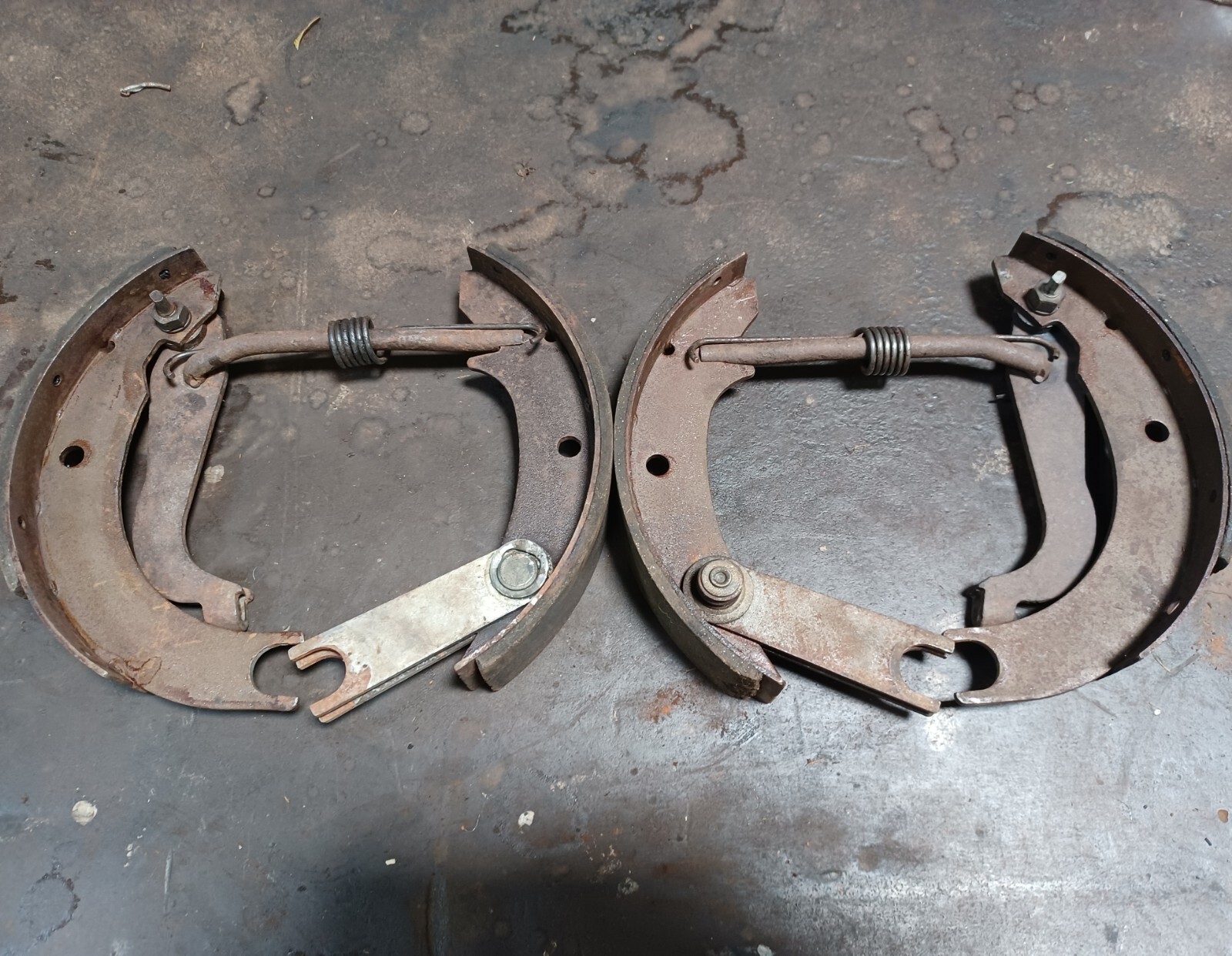 Holden FE FC rear brake shoes and handbrake levers eBay