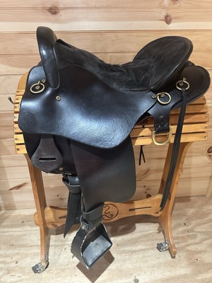 15.5  Tucker Endurance Trail Saddle Model 159 Black (Wide tree)