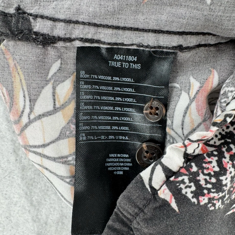 Volcom Shirt Mens Medium Classic Fit Hawaiian Pineapple SS Black Viscose Aloha - Image 4 of 4