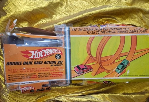 HOT WHEELS DOUBLE-DARE RACE ACTION SET by MATTEL -RARE VINTAGE with Original Box