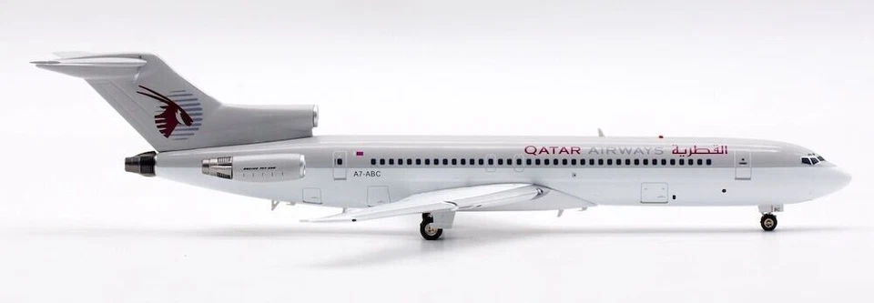 1:200 IF200 Qatar Airways Boeing 727-2M7/Adv A7-ABC con soporte Foto 4 de 4