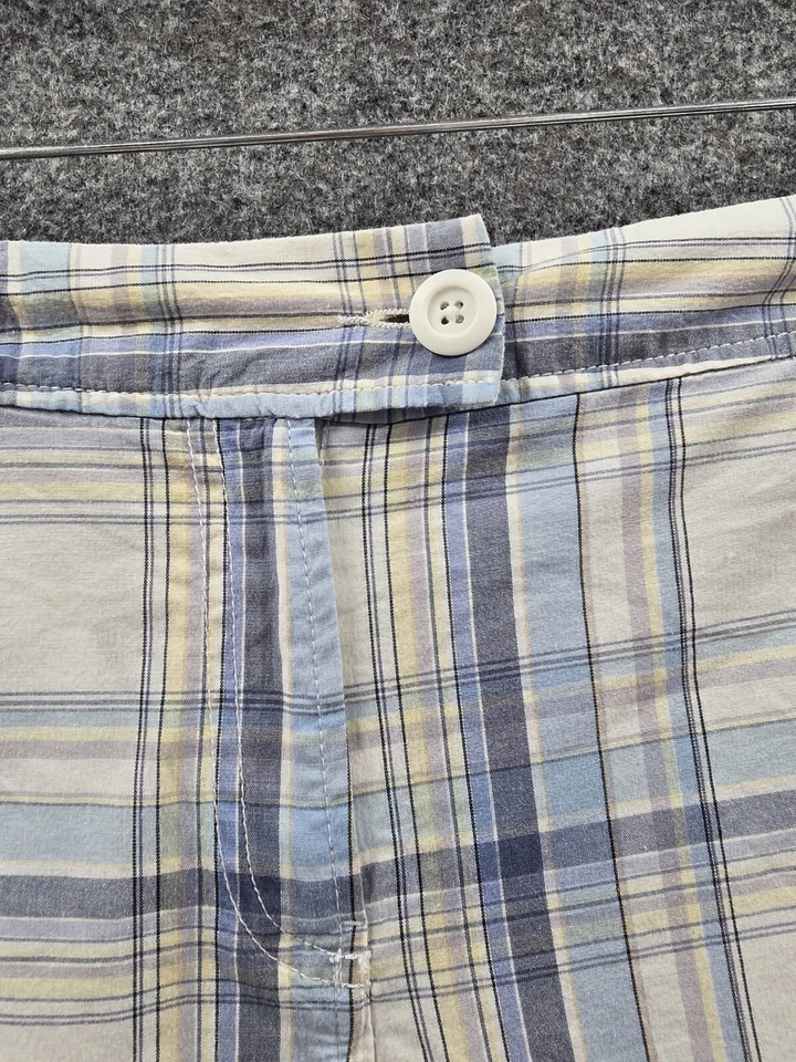 Bermudas a cuadros Avenue Perfect para mujer 20 bolsillos tiro medio puños azules Foto 4 de 4