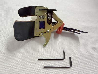Fivics Soma Saker 1 I Bogenschießen Finger Tab - Rechtshänder - XS Extra Small