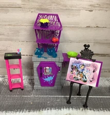 Monster High Art Class Playset Cart, Kiln and Picture
