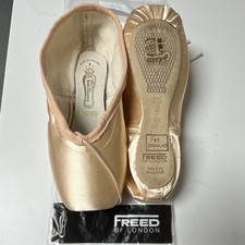Freed of London Women s Pink Satin Pointe Ballet Shoes DVWING 2.5