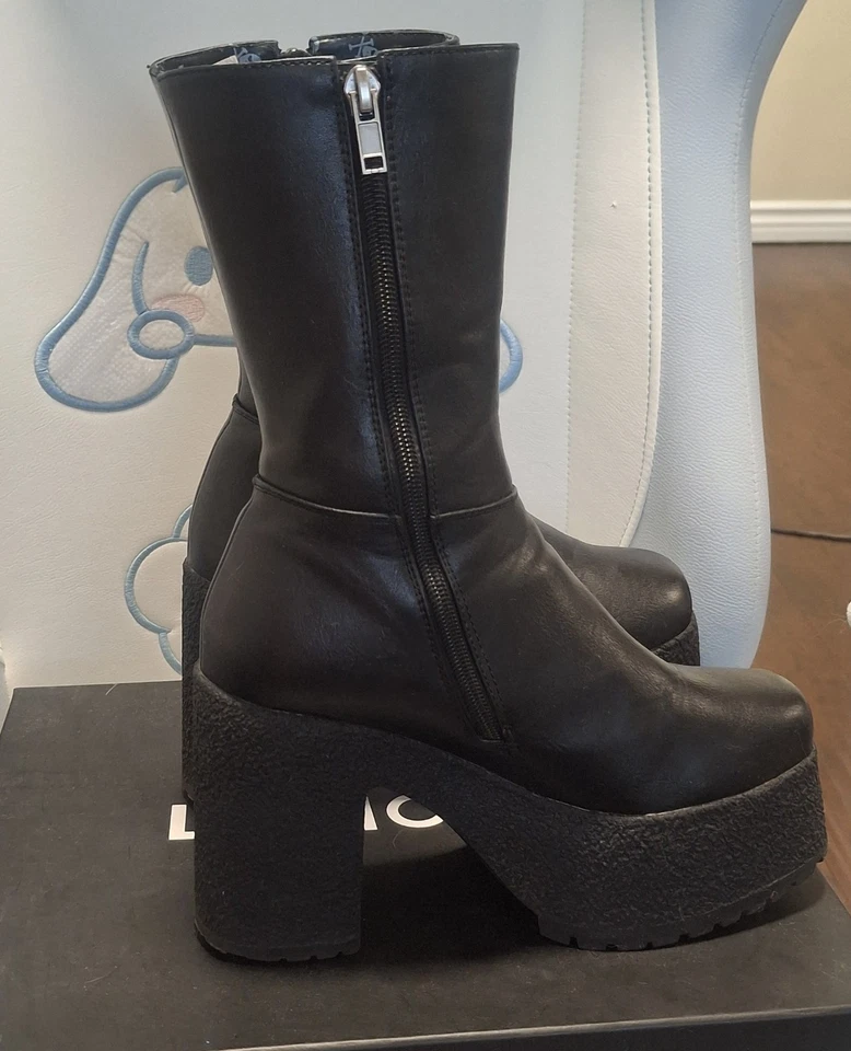 Dolls Kill Women's LAMODA Black Pleather Platform Zipper Boots Size 6 - Image 3 of 4