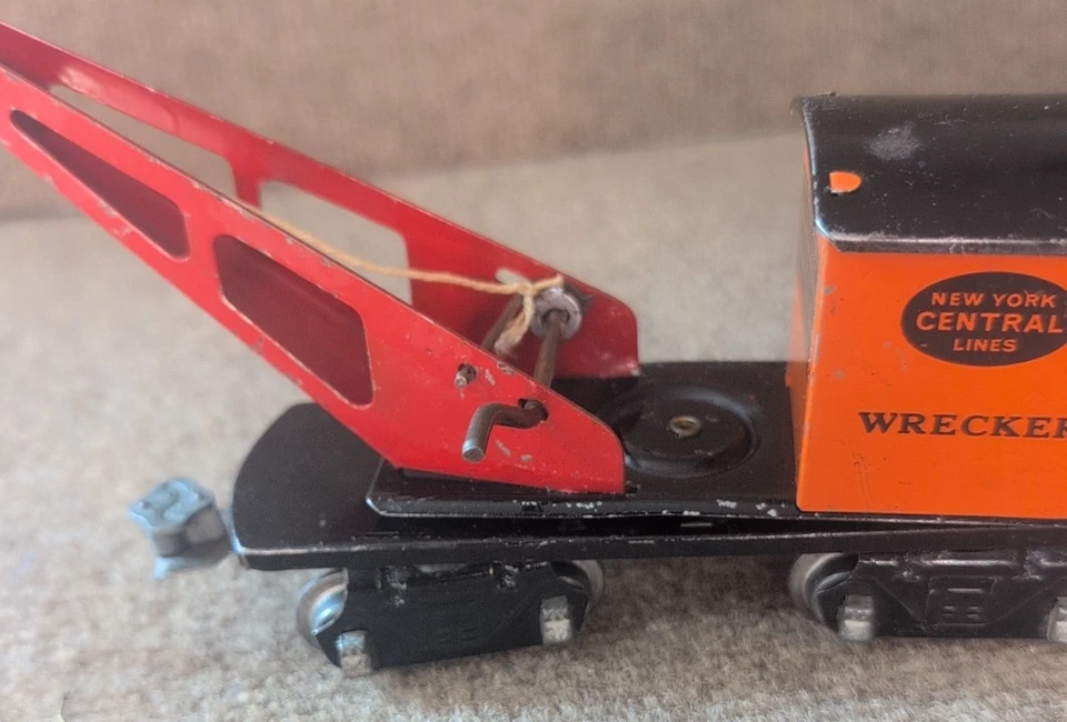MARX RARE COLOR ORANGE/BLACK VINTAGE NEW YORK CENTRAL WRECKER CRANE - Image 3 of 4