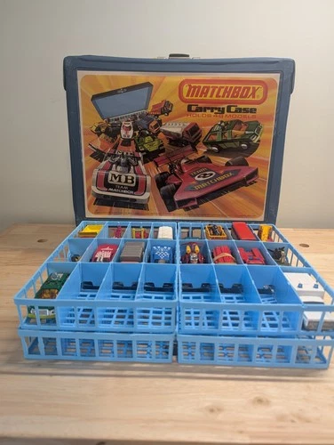 Vintage 1976 Matchbox Carry Case with 18 Lesney Matchbox Cars and 4 trays